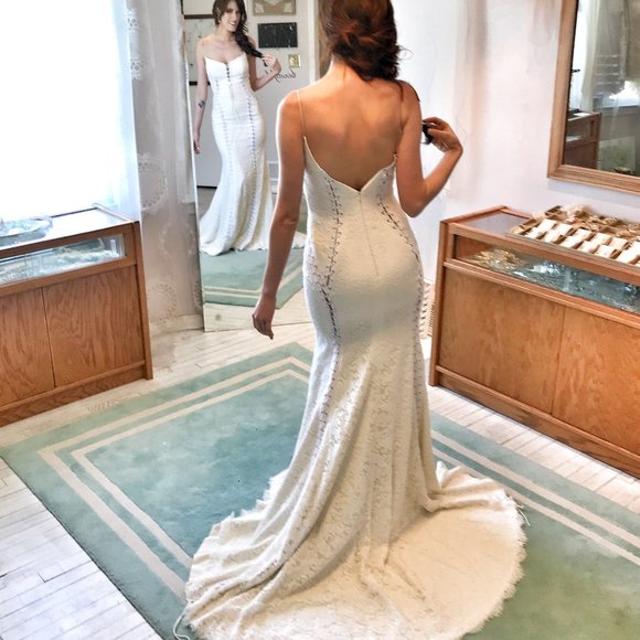 BOHO COOL Wedding Dress - Picture 2 of 10